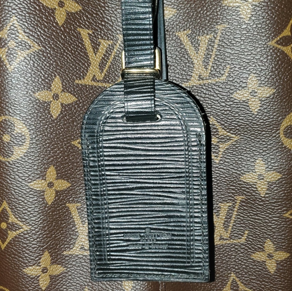 LV Epi leather luggage tag